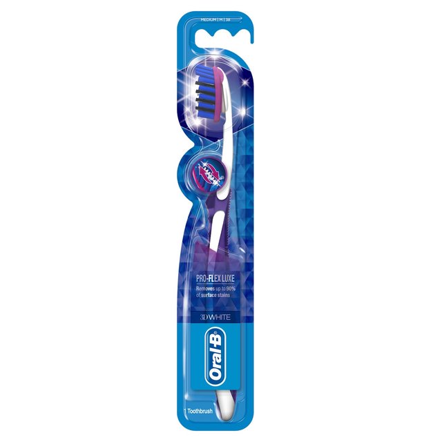 Oral B 3D White Luxe Pro Flex 38 Medium Toothbrush