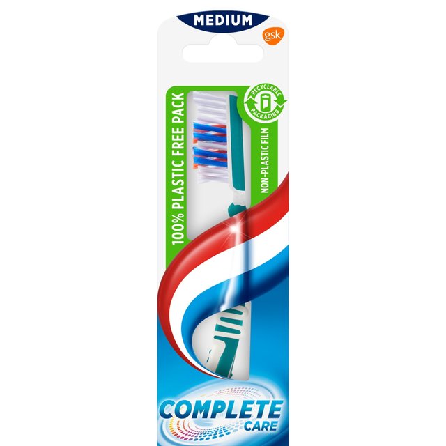Aquafresh Complete Care Toothbrush Medium